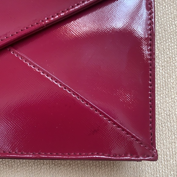 TORY BURCH PATENT CLUTCH! - Picture 12 of 12